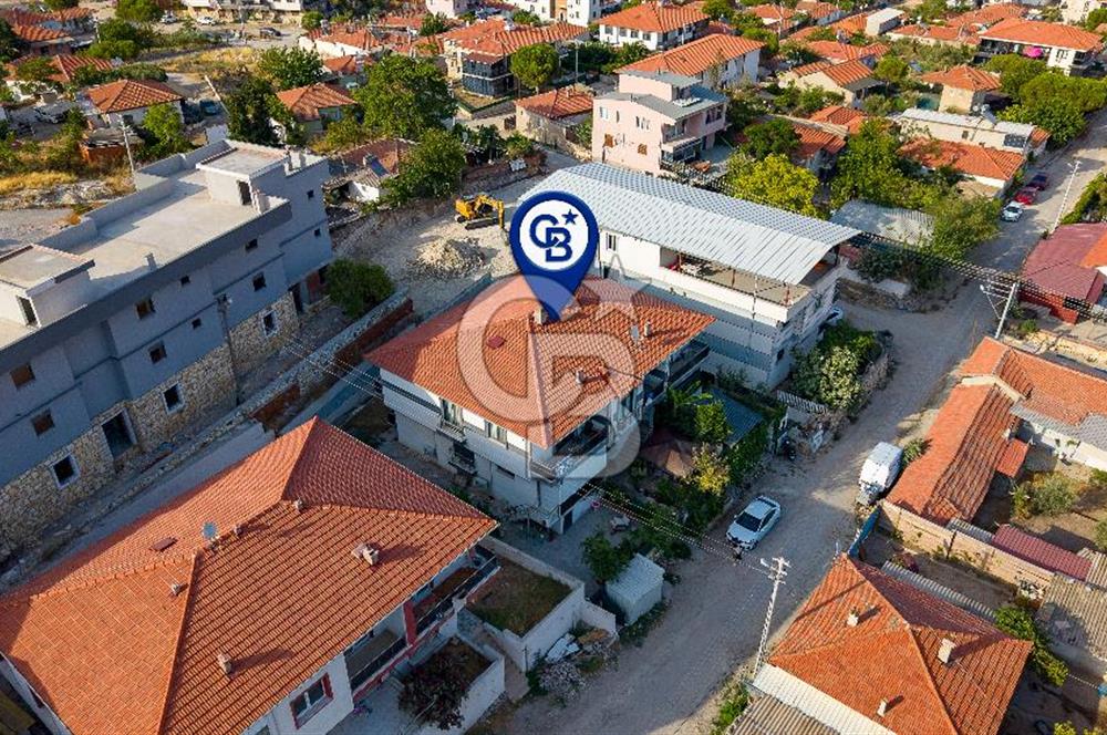 Foça Yenibağarası Mahallesinde Satılık 2+1 Daire