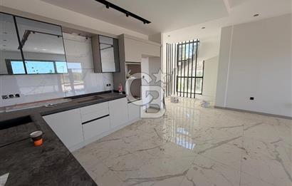 Kuşadasında 1000 m2 Arsa İçnde Deniz Manzaralı,Havuzlu Malikane