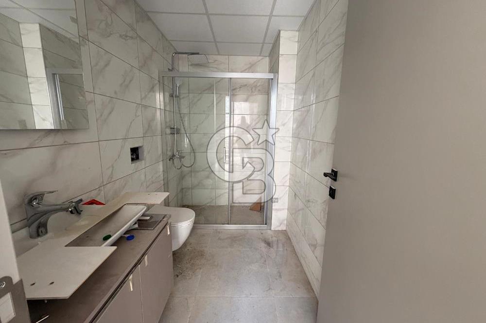 Kuşadasında 1000 m2 Arsa İçnde Deniz Manzaralı,Havuzlu Malikane