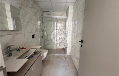 Kuşadasında 1000 m2 Arsa İçnde Deniz Manzaralı,Havuzlu Malikane