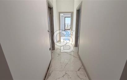 Kuşadasında 1000 m2 Arsa İçnde Deniz Manzaralı,Havuzlu Malikane