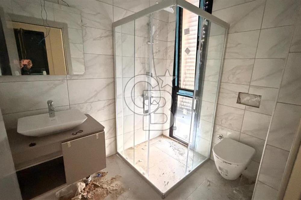 Kuşadasında 1000 m2 Arsa İçnde Deniz Manzaralı,Havuzlu Malikane