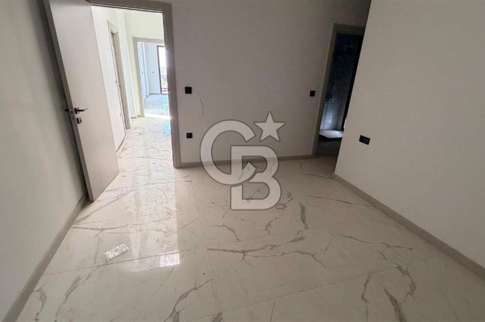 Kuşadasında 1000 m2 Arsa İçnde Deniz Manzaralı,Havuzlu Malikane