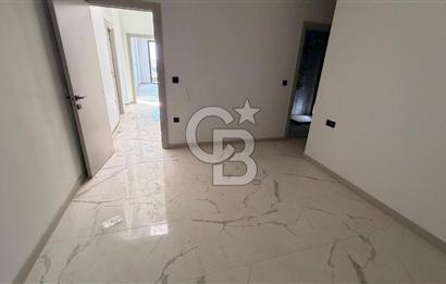 Kuşadasında 1000 m2 Arsa İçnde Deniz Manzaralı,Havuzlu Malikane