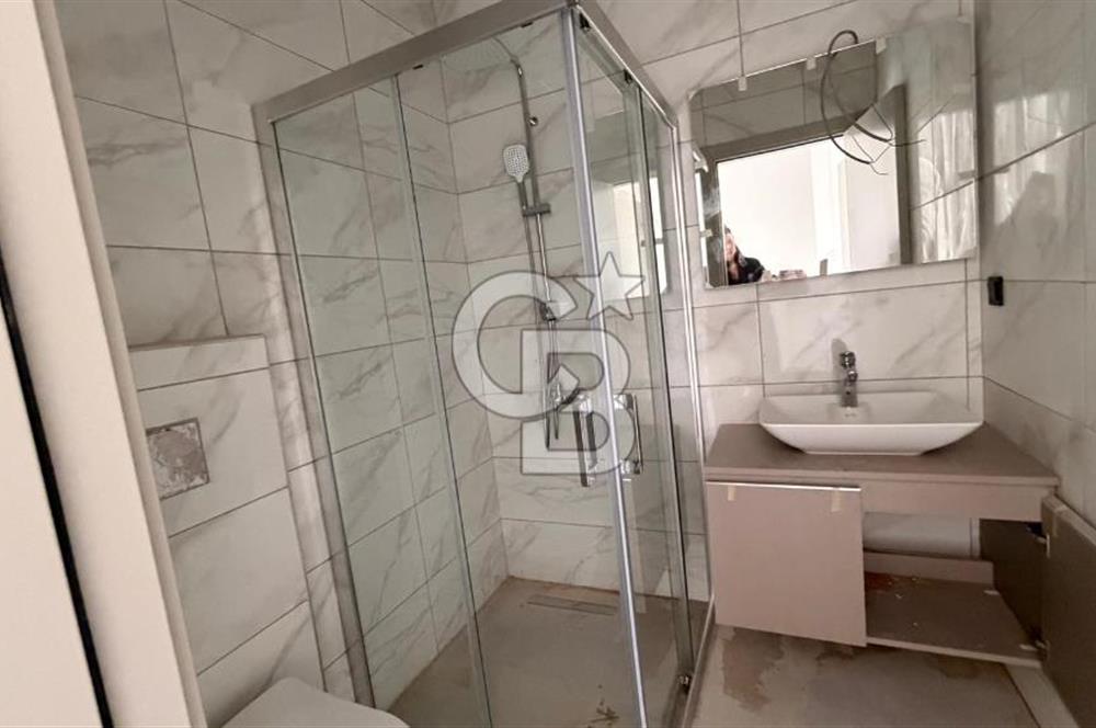 Kuşadasında 1000 m2 Arsa İçnde Deniz Manzaralı,Havuzlu Malikane