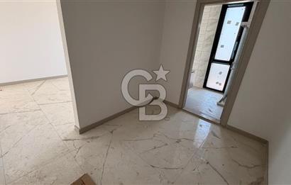 Kuşadasında 1000 m2 Arsa İçnde Deniz Manzaralı,Havuzlu Malikane