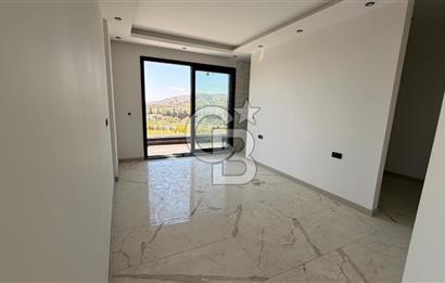 Kuşadasında 1000 m2 Arsa İçnde Deniz Manzaralı,Havuzlu Malikane