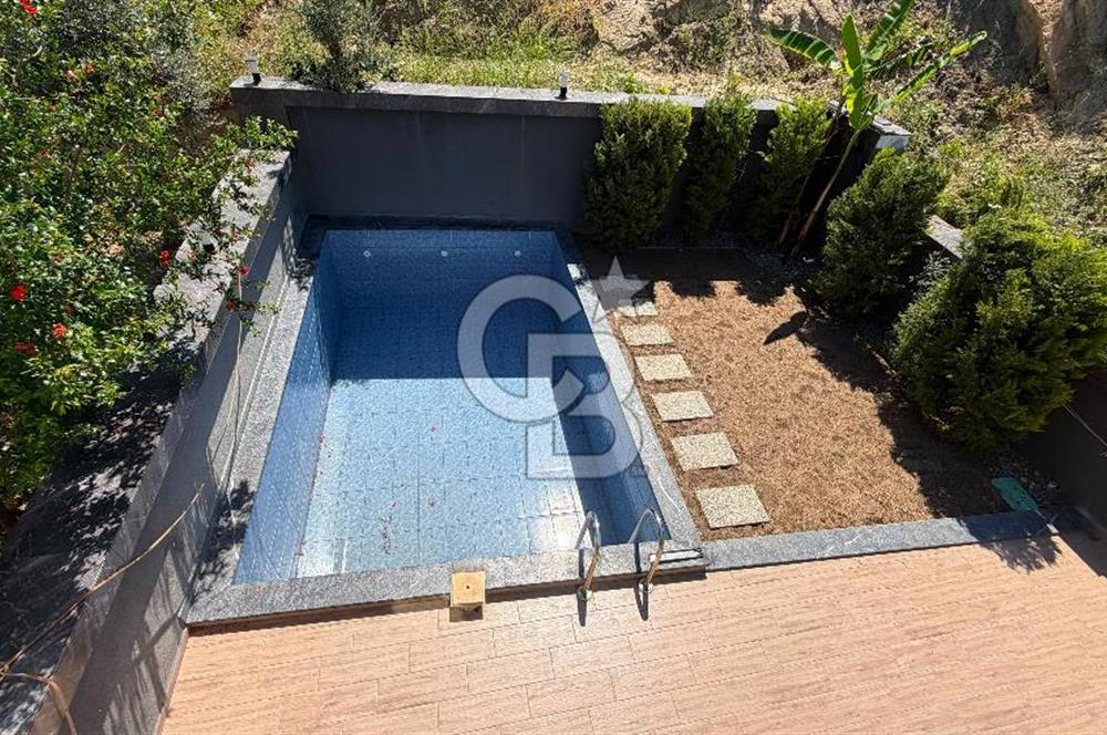 Kuşadası Soğucak'ta Deniz Manzaralı,Arsa Fiyatına Havuzlu Forlex