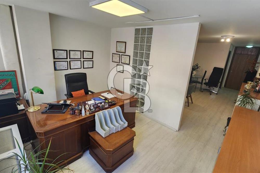 KAVALA PLAZA'DA KİRALIK FULL EŞYALI BÜRO-OFİS