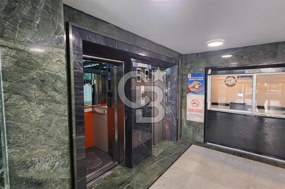 KAVALA PLAZA'DA KİRALIK FULL EŞYALI BÜRO-OFİS