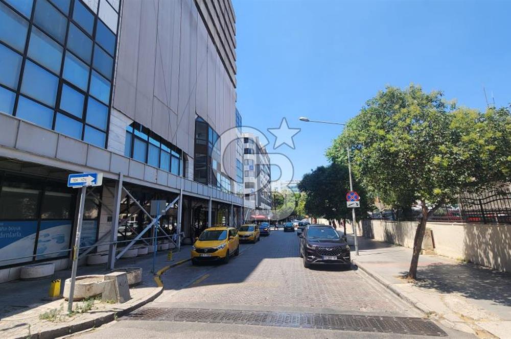 KAVALA PLAZA'DA KİRALIK FULL EŞYALI BÜRO-OFİS