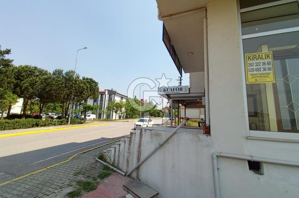 CB TOWER KARTEPE F.S.M'DE CADDE ÜZERİ 100M2 SATILIK DÜKKAN