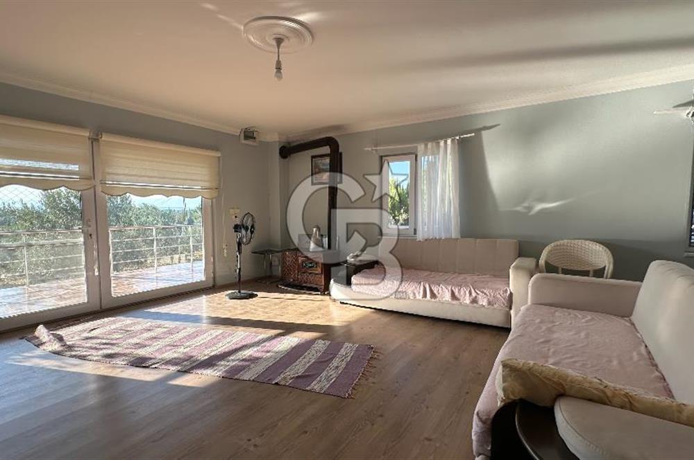 Gömeç'te Çiftlik Evi 2800 m2 Asfalt Yola Cephe