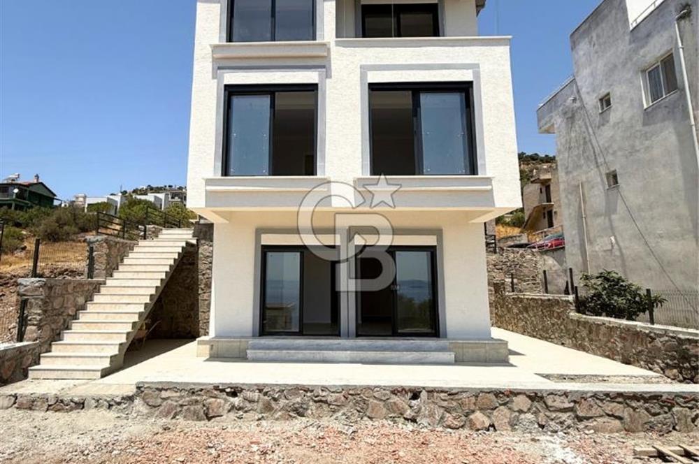 Panoramik Deniz Manzaralı Villa