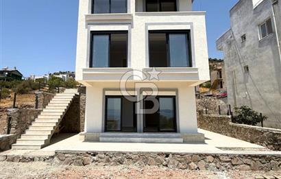 Panoramik Deniz Manzaralı Villa