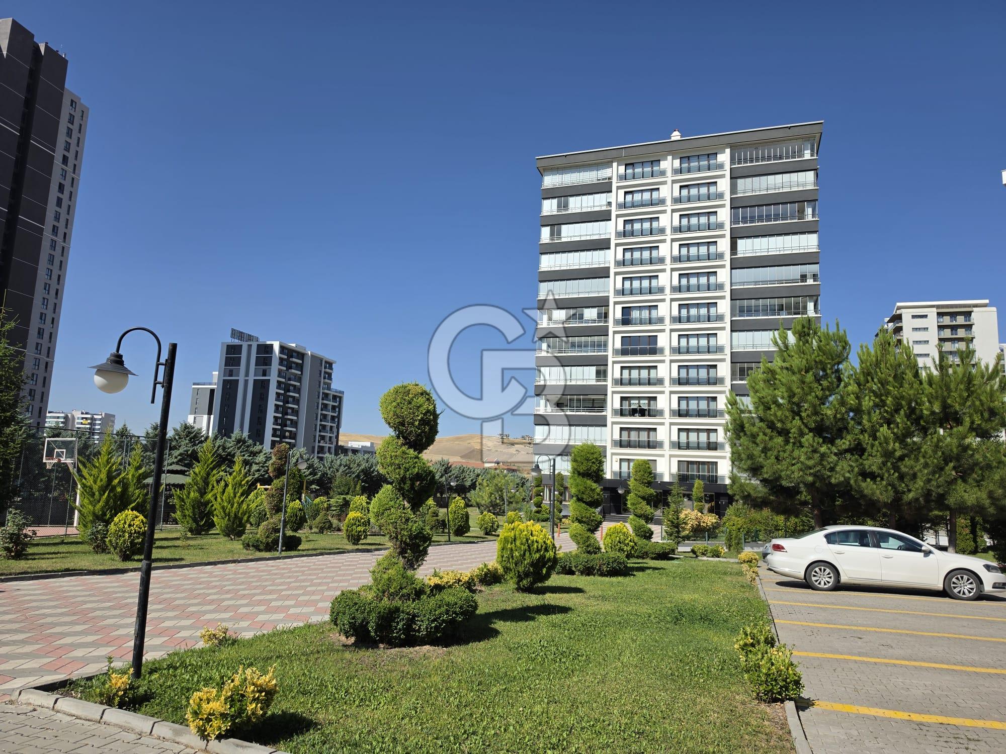 PRESTİJLİ PERLA 2 SİTESİ 'NDE KONFORLU-GENİŞ MODERN MUTFAK 4+1