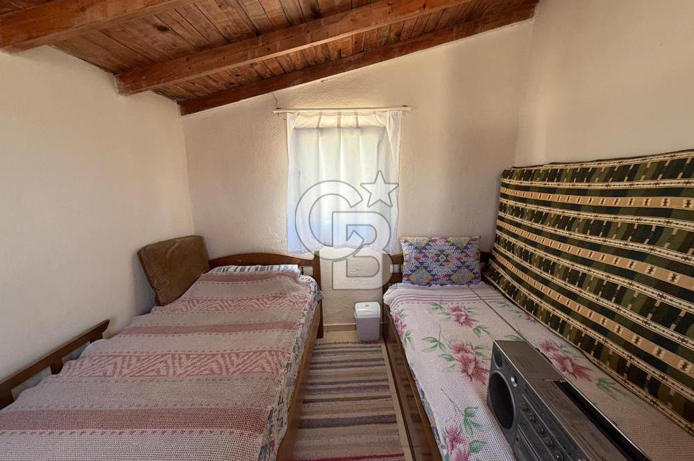 Karaburun mordoğan ayıbalığı koyunda eşsiz manzaralı villa