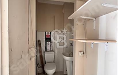 Dikmen Sokulluda depolu kiralık dükkan