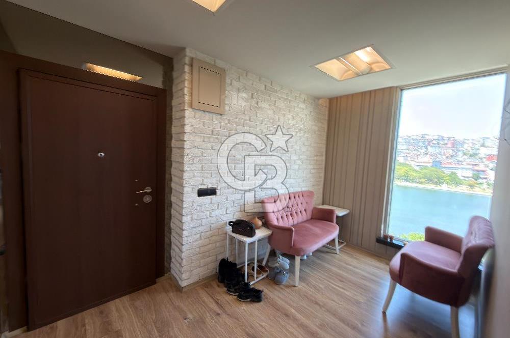 HALIC MANZARALI VE TERASLI! PLAZADA SATILIK PRESTIJLI OFIS