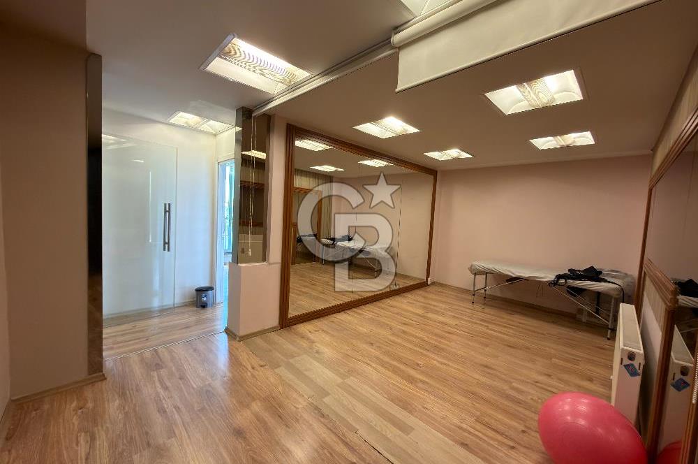 HALIC MANZARALI VE TERASLI! PLAZADA SATILIK PRESTIJLI OFIS