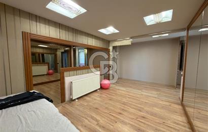 HALIC MANZARALI VE TERASLI! PLAZADA SATILIK PRESTIJLI OFIS