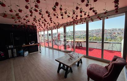 HALIC MANZARALI VE TERASLI! PLAZADA SATILIK PRESTIJLI OFIS