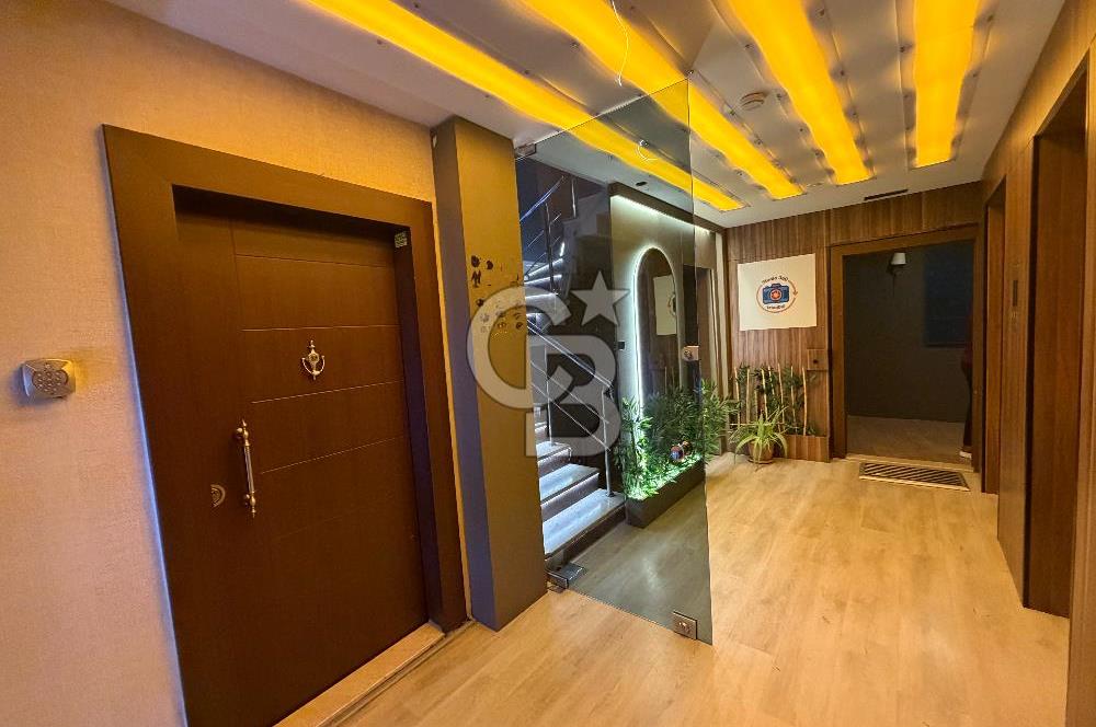 HALIC MANZARALI VE TERASLI! PLAZADA SATILIK PRESTIJLI OFIS