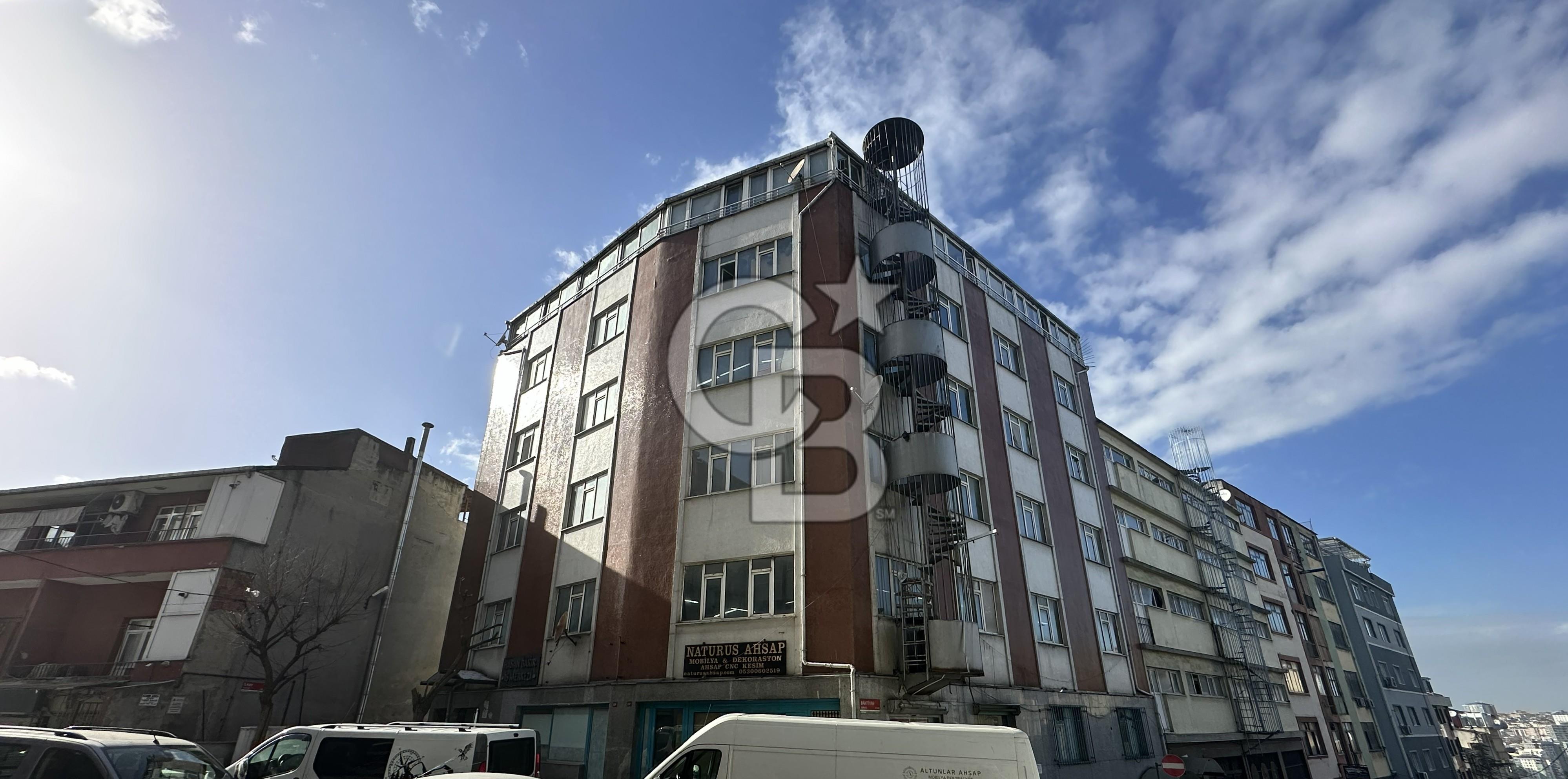 ÇAĞLAYAN ADLİYESİNE 500 M / KOMPLE KAT / 243 M2-PRESTİJLİ BİNA