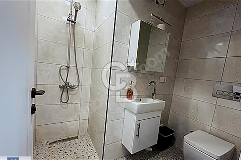 KÖŞE KONUMDA HAVUZLU GENİŞ BAHÇELİ FULL EŞYALI KİRALIK VİLLA