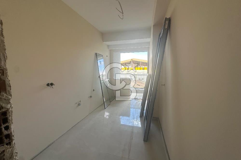 Barbaros Mahallesinde Satılık 2+1 Ferah Güney Cephe Net 80 m2