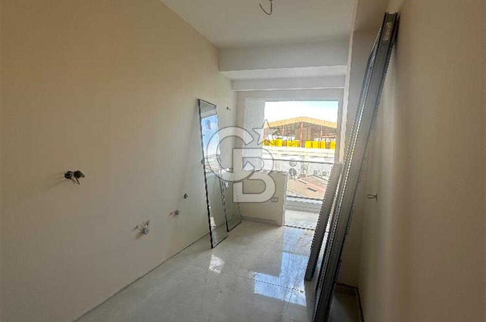 Barbaros Mahallesinde Satılık 2+1 Ferah Güney Cephe Net 80 m2