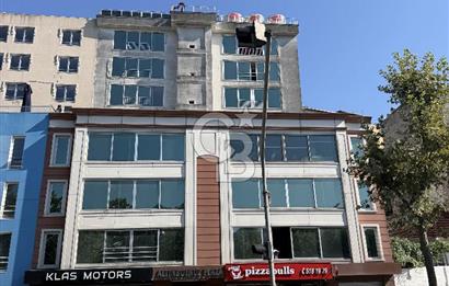 Haliç Manzaralı ve Teraslı! Plazada Dubleks Satılık Ofis