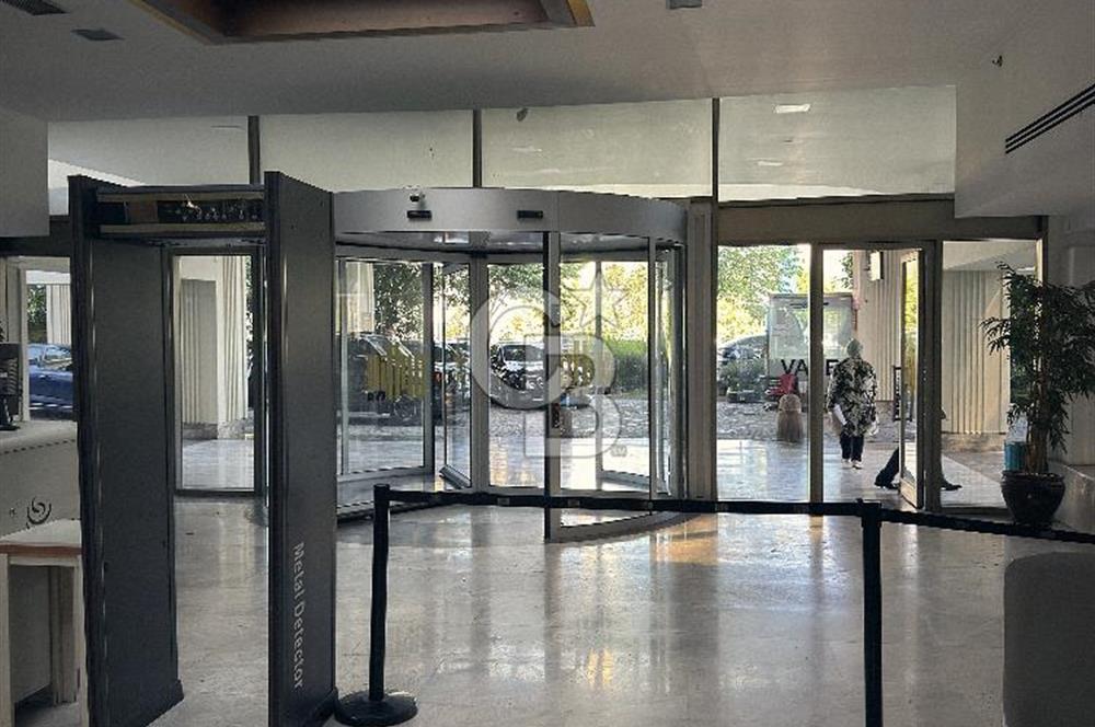 Ataşehir Uphill Kuleler'de Devren Kiralık Muayenehaneye Uygun
