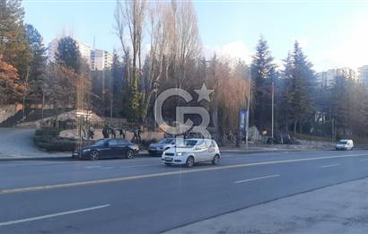 Dikmen Caddesinde Satılık Dükkan
