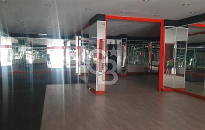 Dikmen Caddesinde Satılık Dükkan