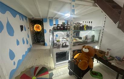 Yeldeğirmeni de Devren Kiralık Geniş Mutfaklı,Depolu,Kafe
