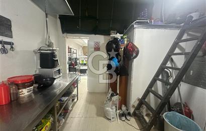 Yeldeğirmeni de Devren Kiralık Geniş Mutfaklı,Depolu,Kafe