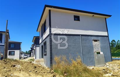 KUMCAĞIZ'DA OTURUMA HAZIR | BAHÇELİ | HAVUZLU 4+1 SATILIK VİLLA