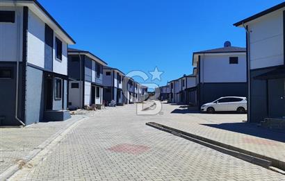 KUMCAĞIZ'DA OTURUMA HAZIR | BAHÇELİ | HAVUZLU 4+1 SATILIK VİLLA