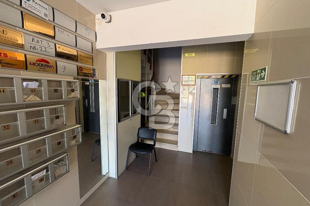 KADIKÖY EVLENDİRME KARŞISI İŞHANINDA KİRALIK EŞYALI OFİS 35 M2 
