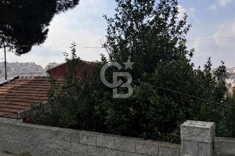 Kuzguncukta Satılık Deniz Manzaralı Yatırımlık Ada Parsel
