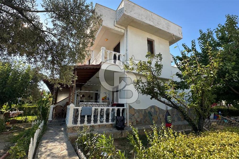Karaağaç 4+1 Bahçeli Havuzlu Villa