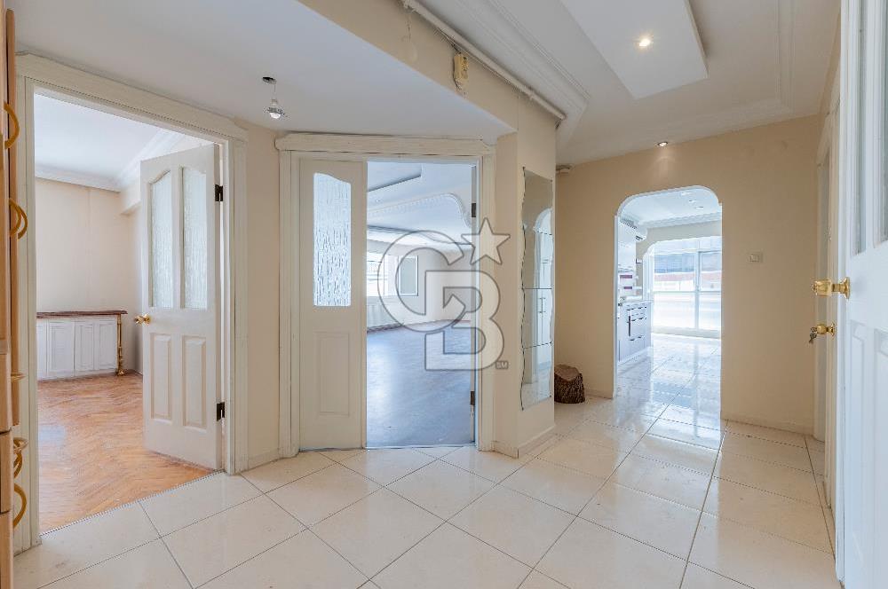 KARŞIYAKA'DA TERASLI DUBLEKS 5+1 KİRALIK DAİRE