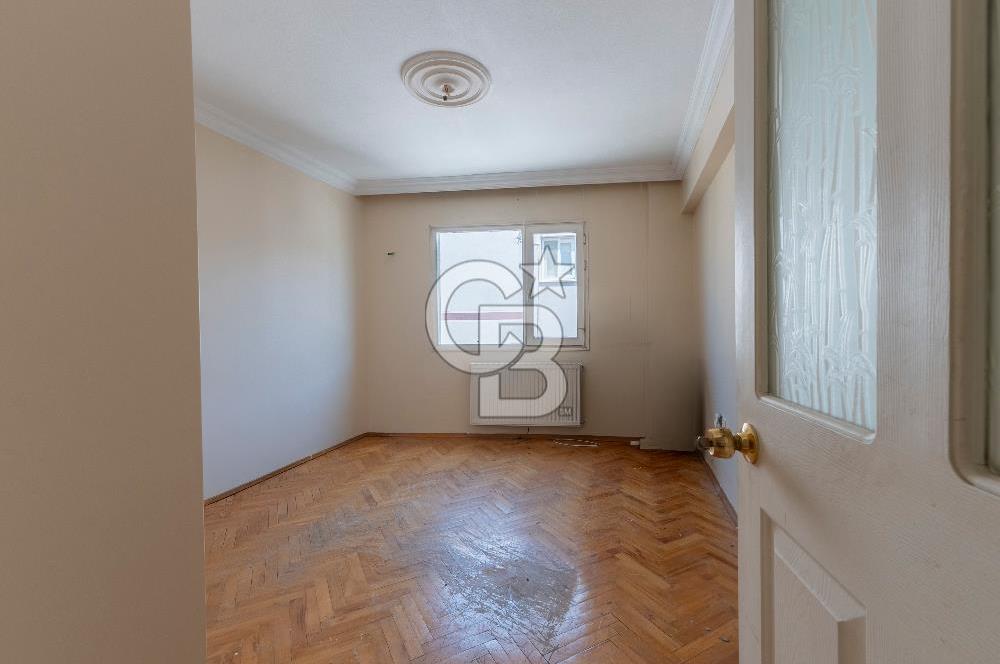 KARŞIYAKA'DA TERASLI DUBLEKS 5+1 KİRALIK DAİRE