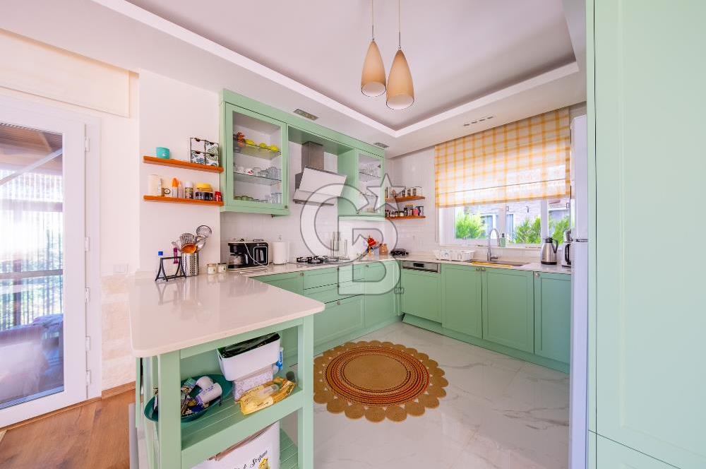 TEOS MARİNAYA YÜRÜME MESAFESİNDE TAM MÜSTAKİL 4+1 VİLLA