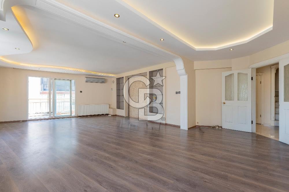 KARŞIYAKA'DA TERASLI DUBLEKS 5+1 KİRALIK DAİRE