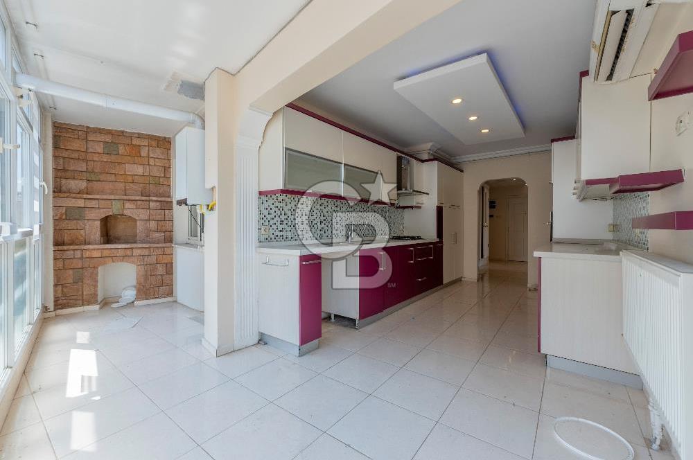 KARŞIYAKA'DA TERASLI DUBLEKS 5+1 KİRALIK DAİRE