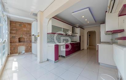 KARŞIYAKA'DA TERASLI DUBLEKS 5+1 KİRALIK DAİRE