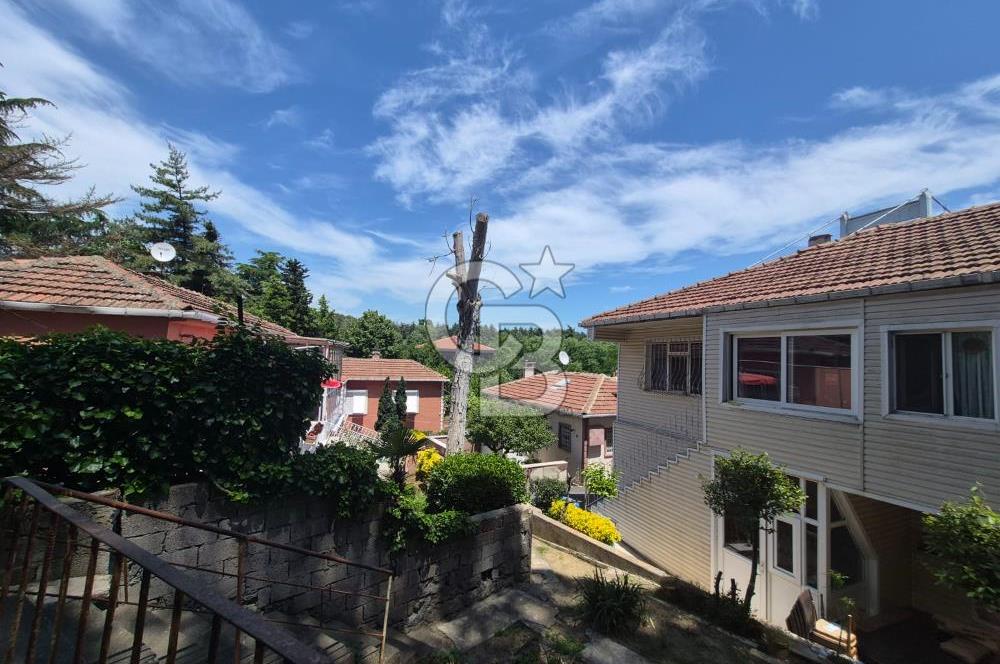 Rumeli Hisarında 2065 m2 Arsa İçinde Satılık 2 Katlı Müstakil Ev