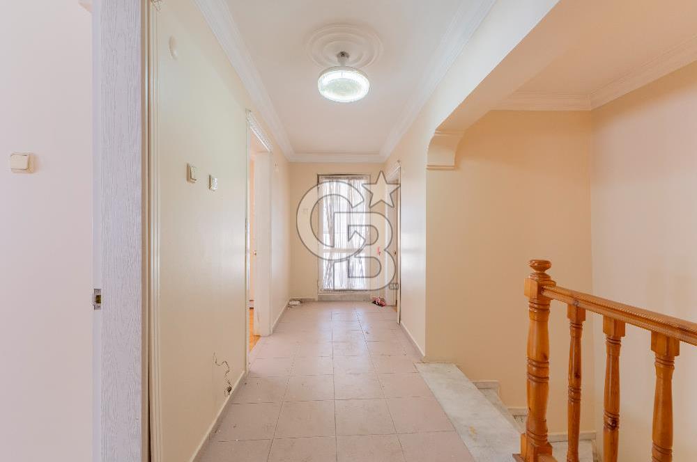 KARŞIYAKA'DA TERASLI DUBLEKS 5+1 KİRALIK DAİRE